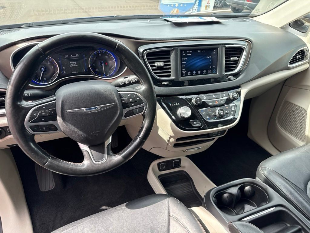 Used 2019 Chrysler Pacifica Touring-L FWD image 20