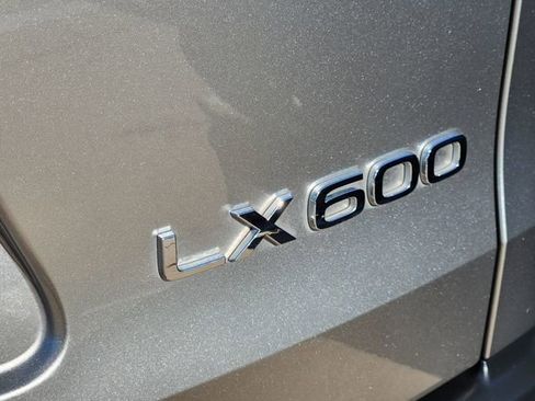 Used 2024 Lexus LX 600 4WD w/ Appearance Package image 25