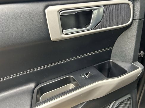 Used 2023 Ford Explorer XLT image 26