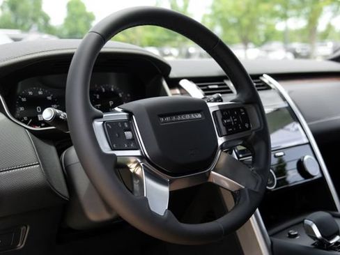 New 2026 Land Rover Discovery Dynamic SE AWD/4WD image 18