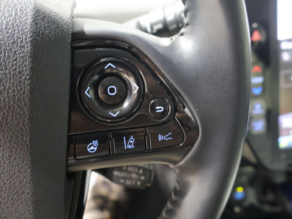 Used 2021 Toyota Prius Limited FWD image 33