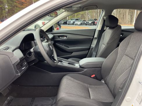 Certified 2025 Honda Accord LX image 16