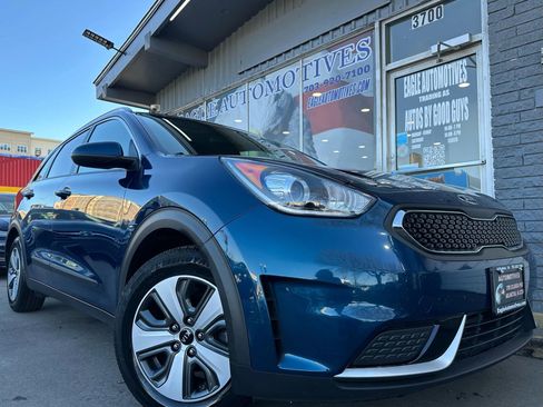 Used 2018 Kia Niro LX image 1