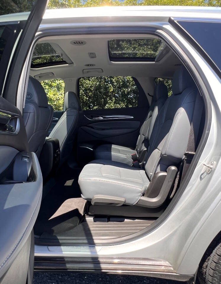 Used 2020 Buick Enclave Essence w/ Sound and Sites Package AWD/4WD image 15