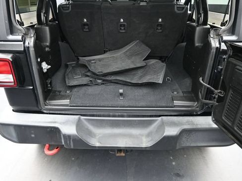 Used 2018 Jeep Wrangler Unlimited Sport S AWD/4WD image 29