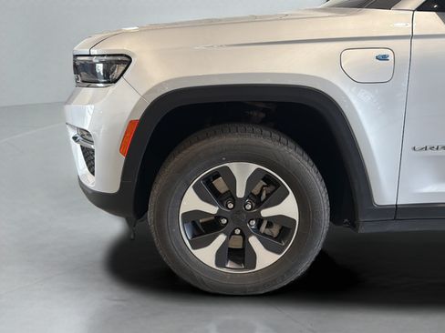 Used 2024 Jeep Grand Cherokee Limited 4xe AWD/4WD image 23