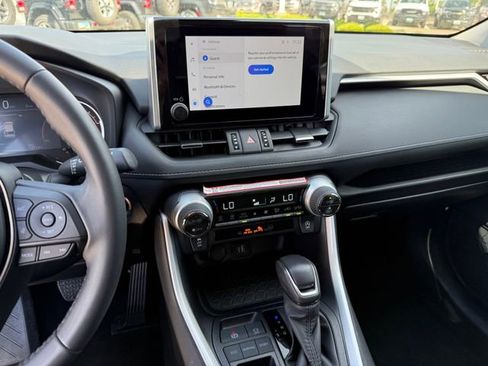 Used 2025 Toyota RAV4 XLE Premium image 20