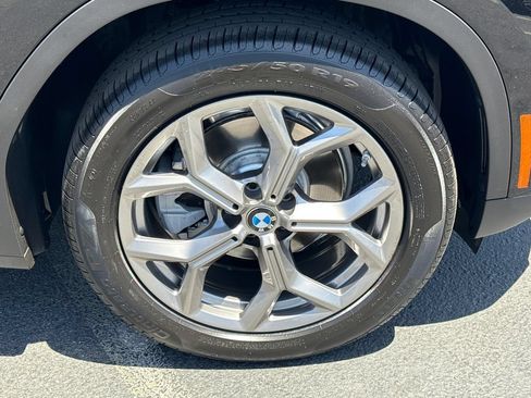 Used 2023 BMW X3 xDrive30i w/ Premium Package w/ZPA AWD/4WD image 7