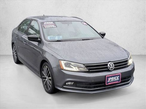 Used 2016 Volkswagen Jetta Sport w/ Lighting Package image 3