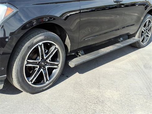 Used 2021 Ford Expedition Limited image 32