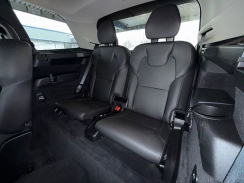 Used 2020 Volvo XC90 T6 Momentum image 26