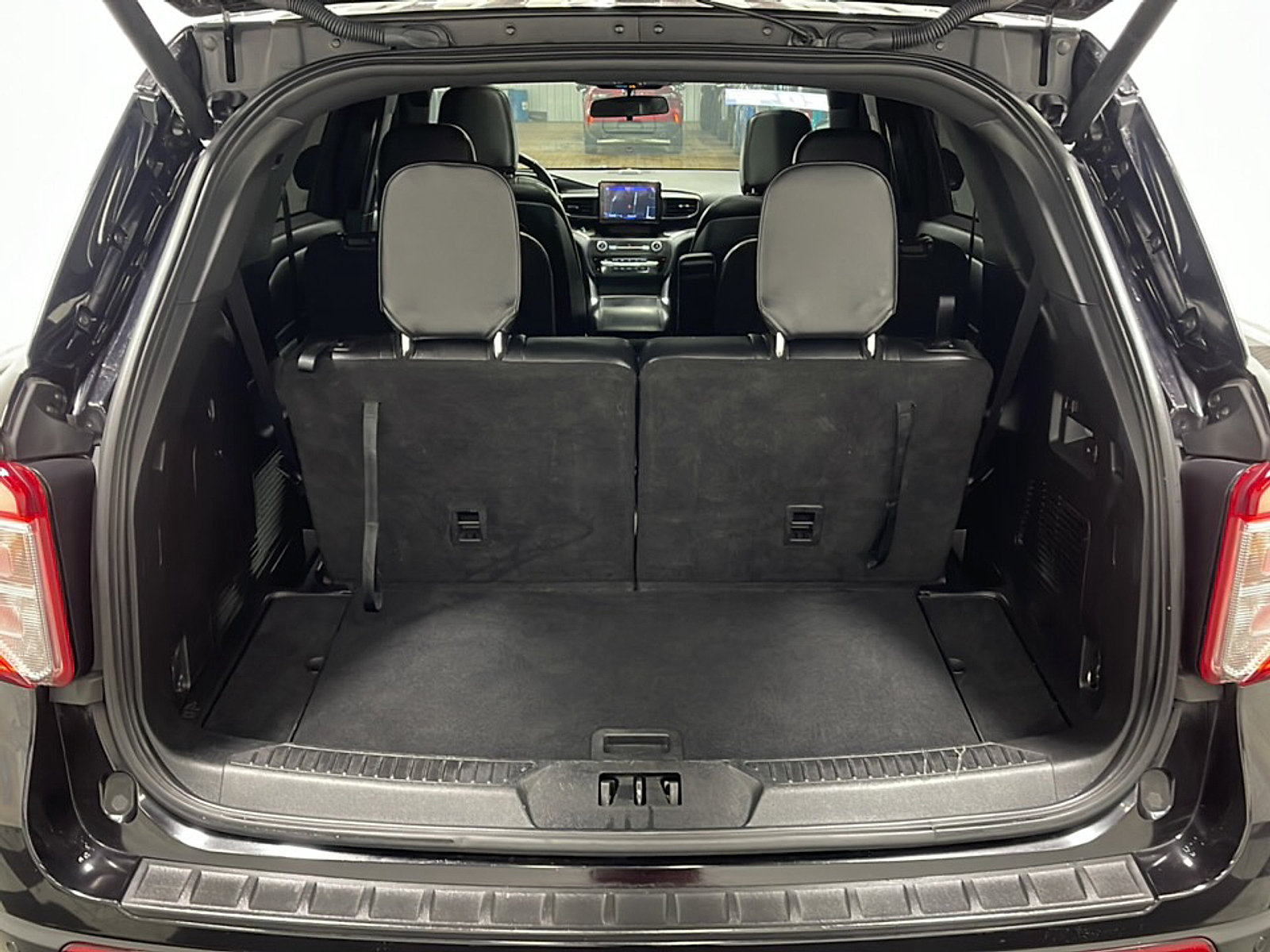 Used 2020 Ford Explorer XLT w/ Equipment Group 202A RWD image 19