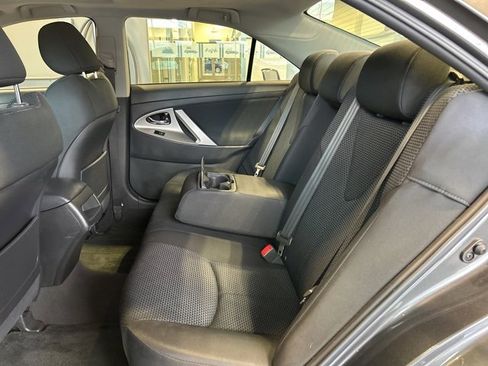 Used 2011 Toyota Camry SE image 24
