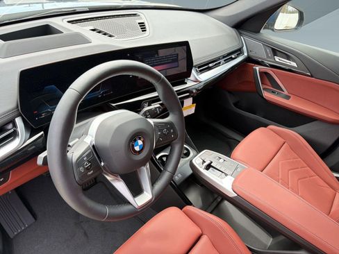 Used 2026 BMW X1 xDrive28i w/ Technology Package AWD/4WD image 4