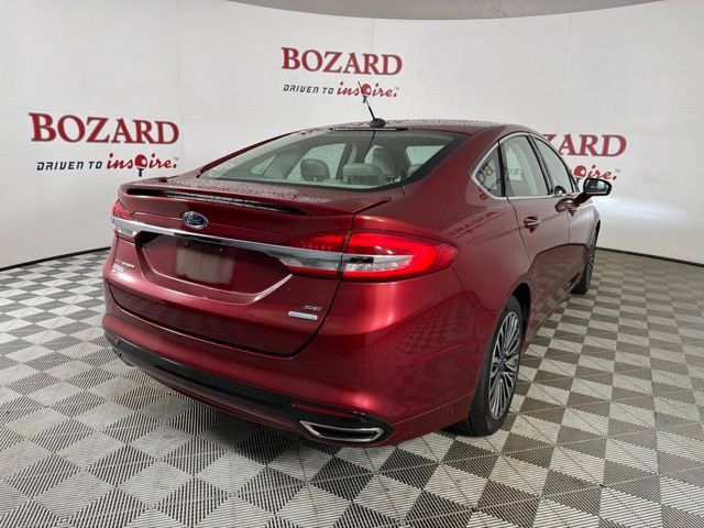 Used 2017 Ford Fusion SE w/ Fusion SE Technology Package FWD image 11