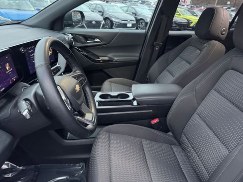 Used 2025 Chevrolet Equinox LT image 30