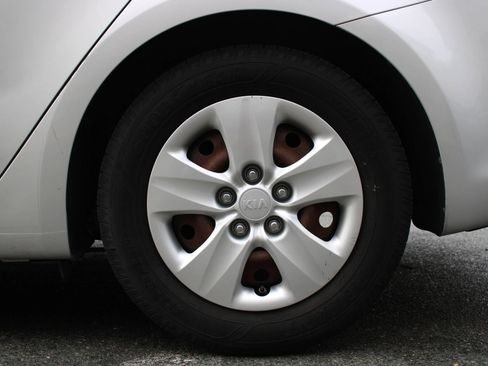 Used 2017 Kia Forte LX w/ LX Popular Package image 27