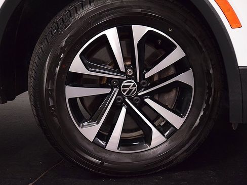 Used 2022 Volkswagen Tiguan S image 10