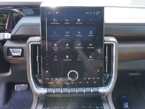 Used 2026 GMC Yukon XL Denali Ultimate AWD/4WD image 17