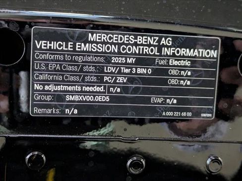 New 2025 Mercedes-Benz EQB 300 4MATIC image 19