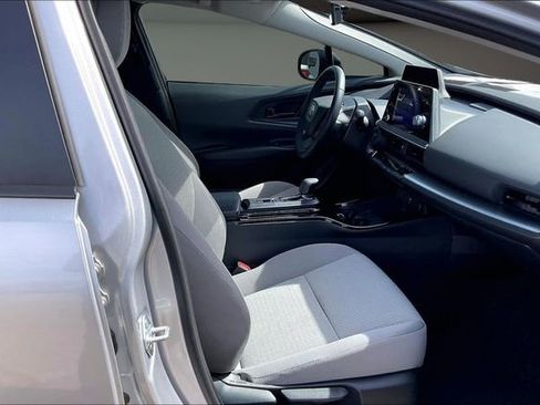 Used 2024 Toyota Prius LE image 7