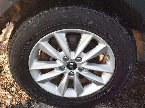 Used 2019 Kia Sorento LX image 44