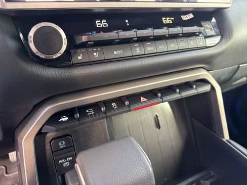 Used 2024 Toyota Tundra Limited image 23