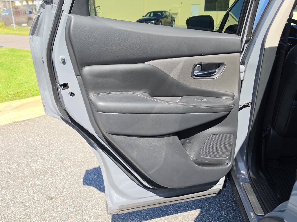Used 2022 Nissan Murano SV w/ SV Midnight Edition Package AWD/4WD image 13