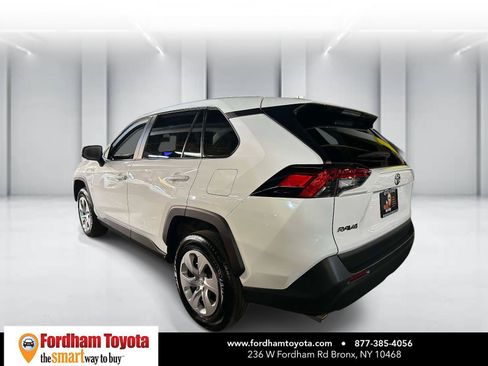 Used 2025 Toyota RAV4 LE AWD/4WD image 5