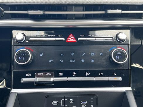 Used 2025 Hyundai Santa Fe SEL image 13