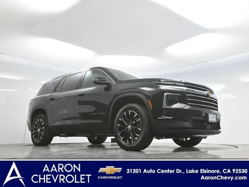 New 2026 Chevrolet Traverse LT w/ Sun and Wheel Package FWD image 2