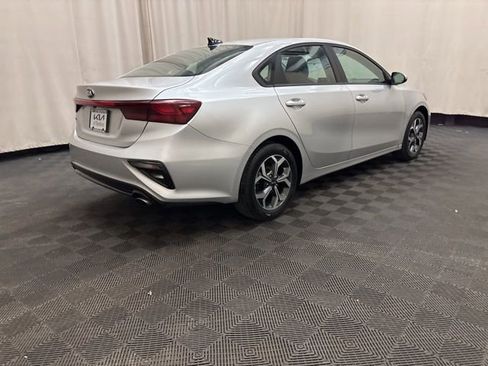 Certified 2019 Kia Forte LXS image 5
