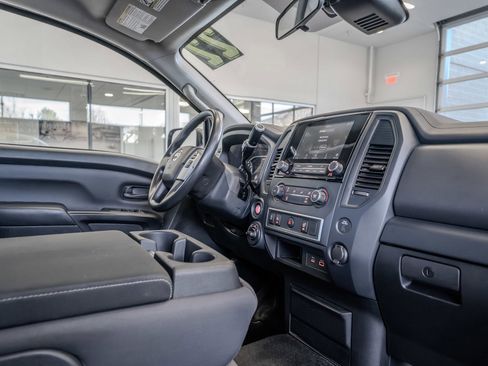 Used 2022 Nissan Titan S w/ S Utility Package image 17