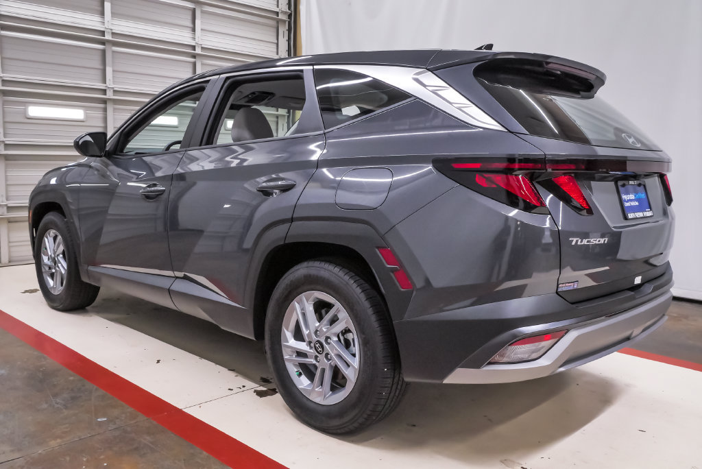 Certified 2026 Hyundai Tucson SE FWD image 8