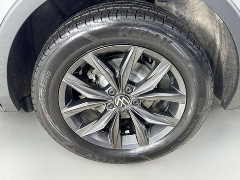 Used 2022 Volkswagen Tiguan SE image 29