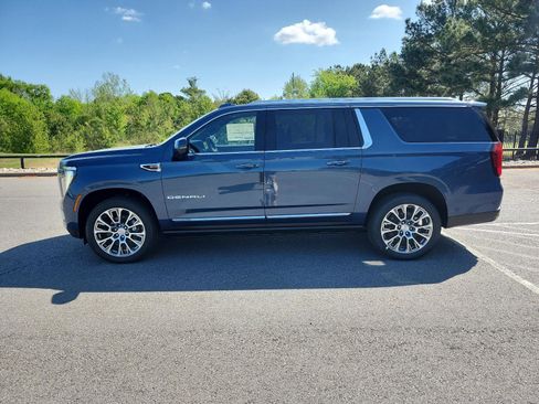 New 2026 GMC Yukon XL Denali w/ Denali Reserve Package AWD/4WD image 2