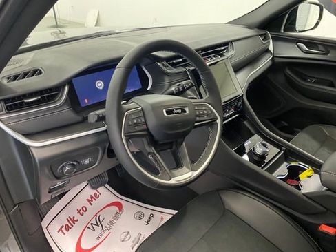 New 2025 Jeep Grand Cherokee L Altitude image 14