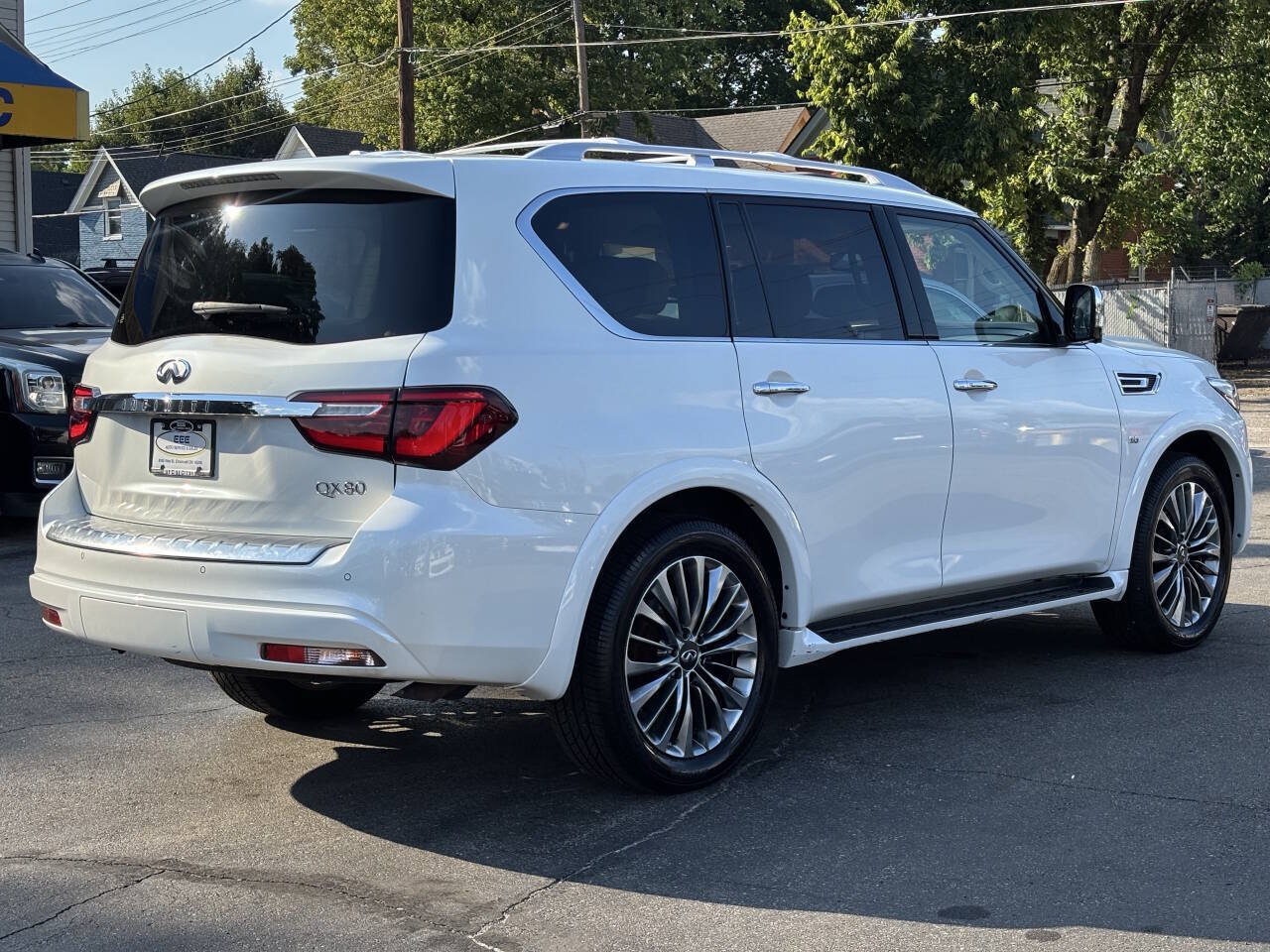 Used 2019 INFINITI QX80 Luxe w/ 22" Wheel Package AWD/4WD image 8