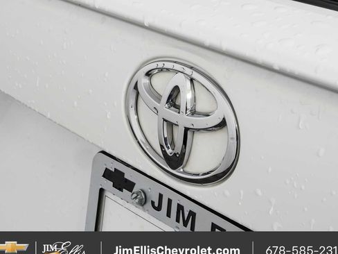 Used 2025 Toyota RAV4 XLE FWD image 33