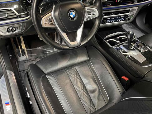 Used 2018 BMW 750i RWD image 33