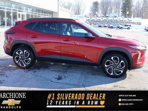 New 2026 Chevrolet Trax RS image 1