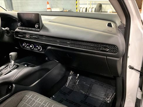 Used 2024 Honda HR-V LX image 18