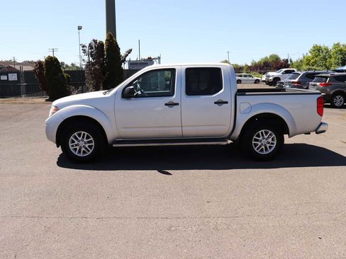 Used 2017 Nissan Frontier SV AWD/4WD image 8
