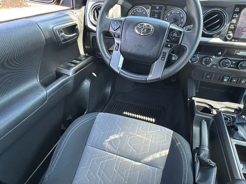 Used 2023 Toyota Tacoma TRD Sport image 43