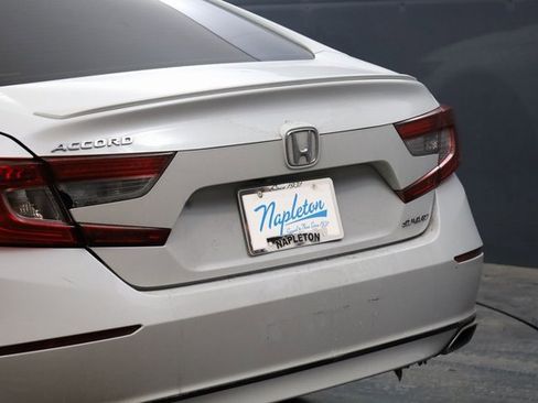 Used 2019 Honda Accord Sport image 6