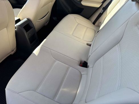 Used 2017 Volkswagen Jetta SE image 14