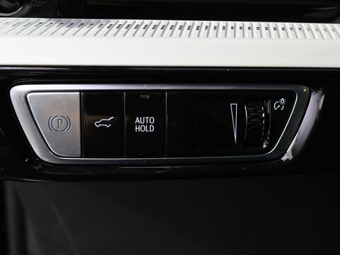 New 2026 Cadillac Optiq Luxury 2 image 24