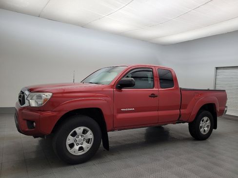 Used 2015 Toyota Tacoma PreRunner w/ SR5 Package image 2
