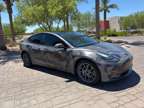 Used 2022 Tesla Model 3 Long Range AWD/4WD image 1