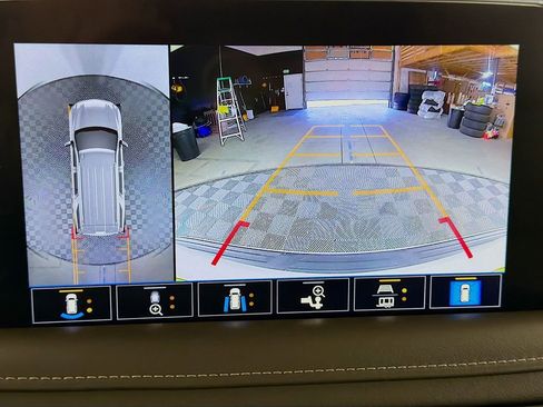 Used 2021 Chevrolet Tahoe Z71 w/ Z71 Signature Package AWD/4WD image 17